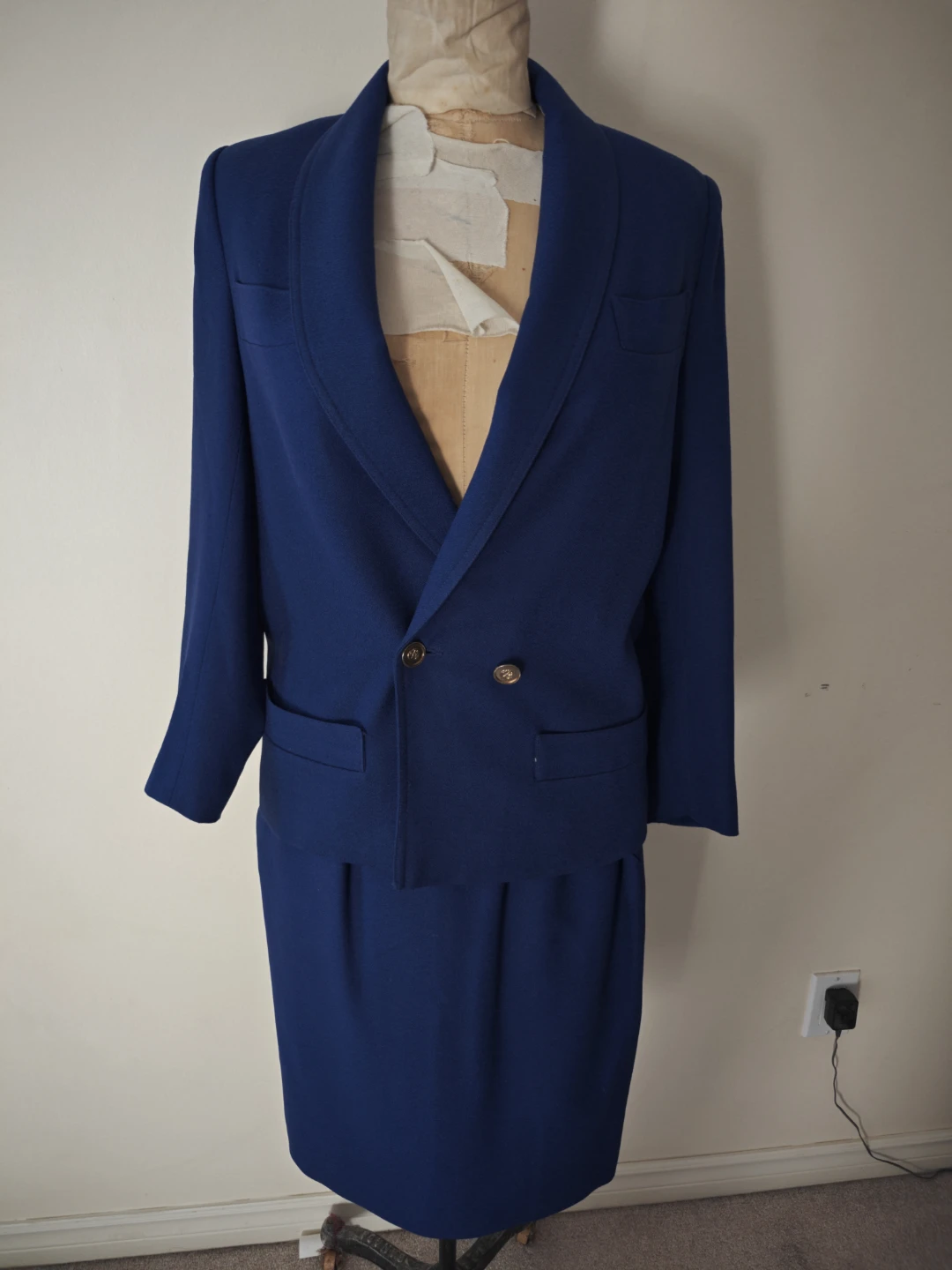 Black Blazer and Trousers Suit - photo 5