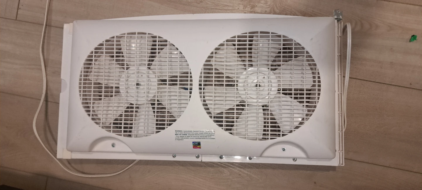 White Dual Window Fan - photo 2