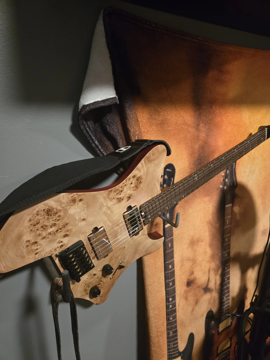 Eart Guitar Electric Guitar