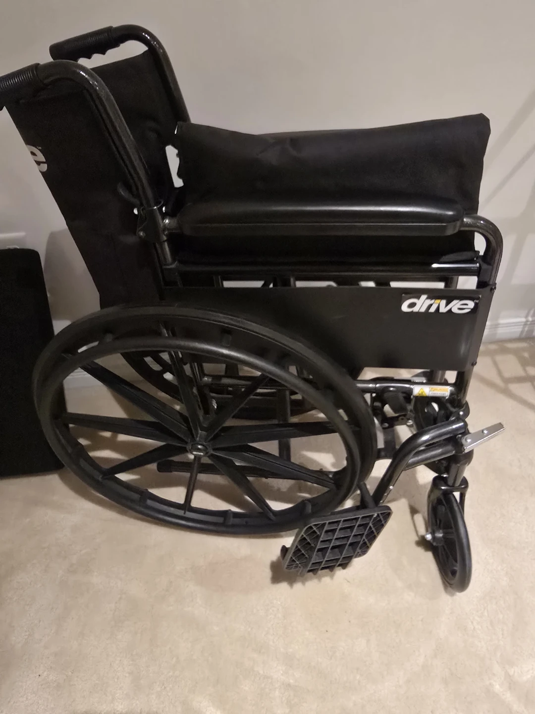 Drive Medical Black Folding Wheelchair - photo 4