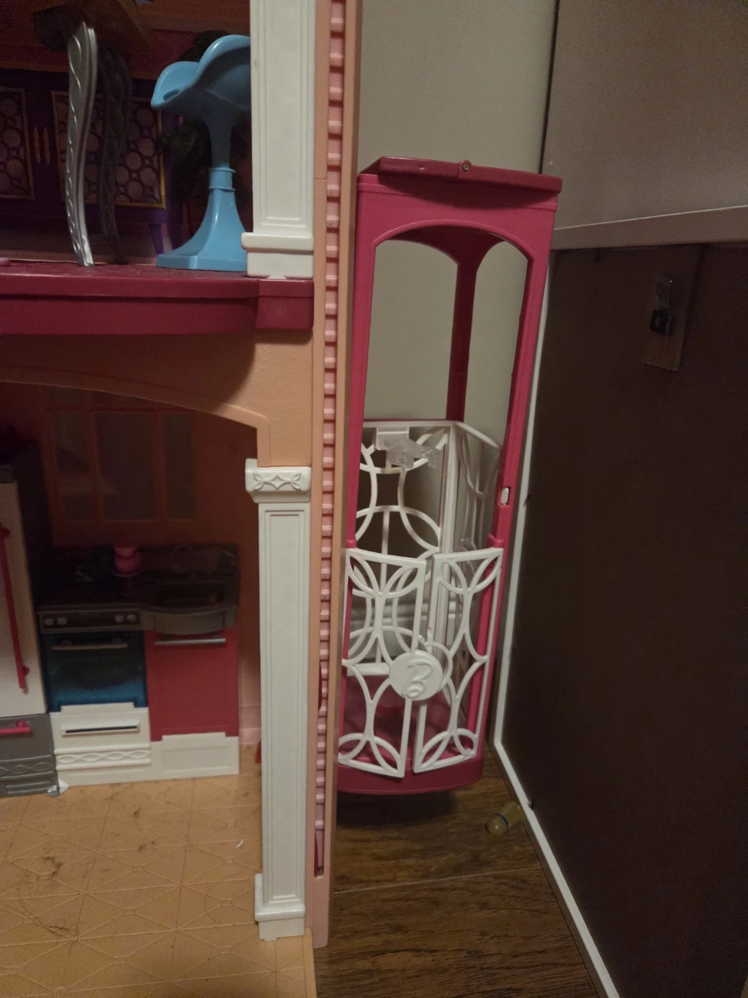 Barbie Dreamhouse Dollhouse with Accessories - photo 3