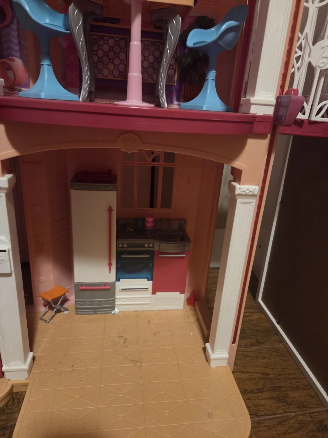 Barbie Dreamhouse Dollhouse with Accessories - photo 5