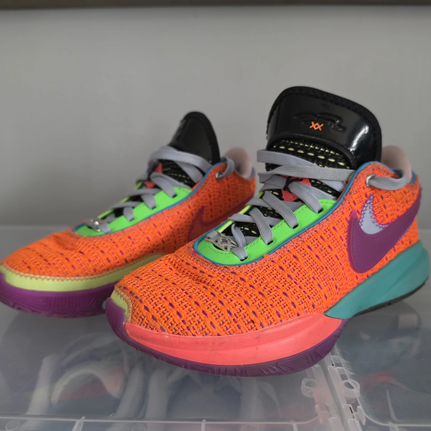 Nike LeBron 20 Pink Diamond Collection Shoes