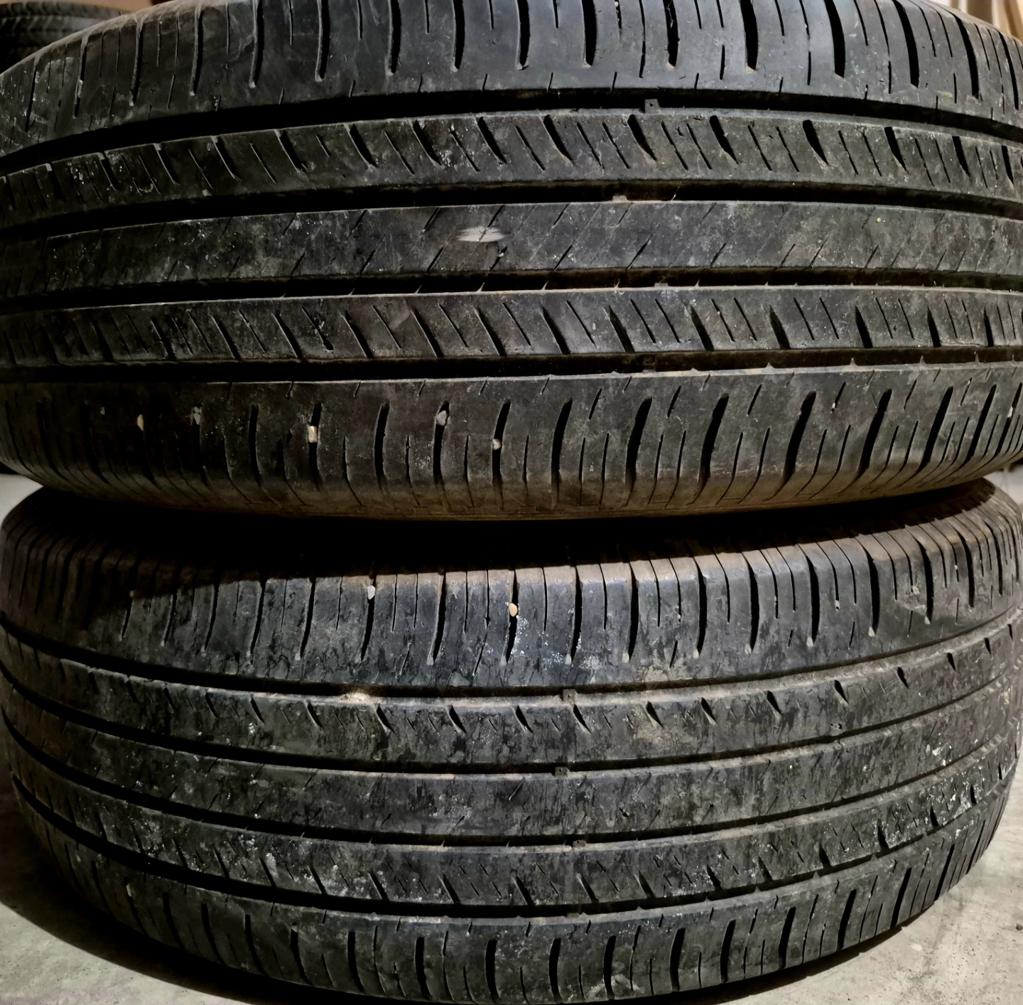 Good Pair of 2 All Seasons hankook Size 235 60 R18 M+S *DEAL*