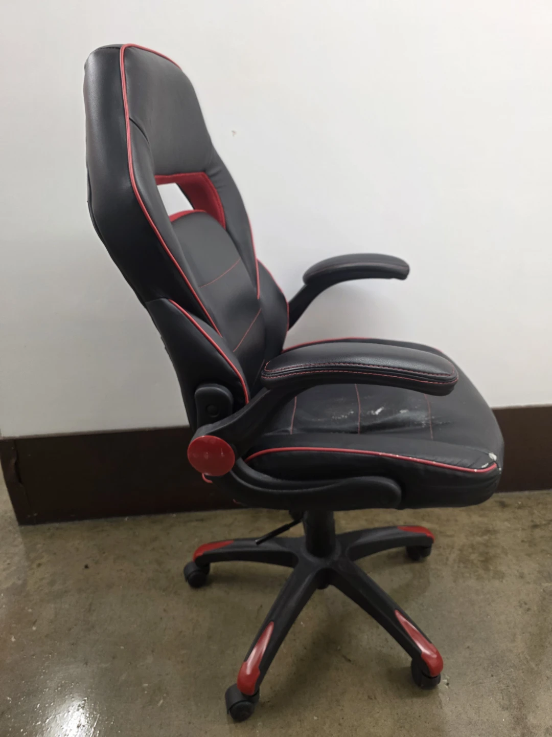 Black and Red Gaming Chair - photo 2