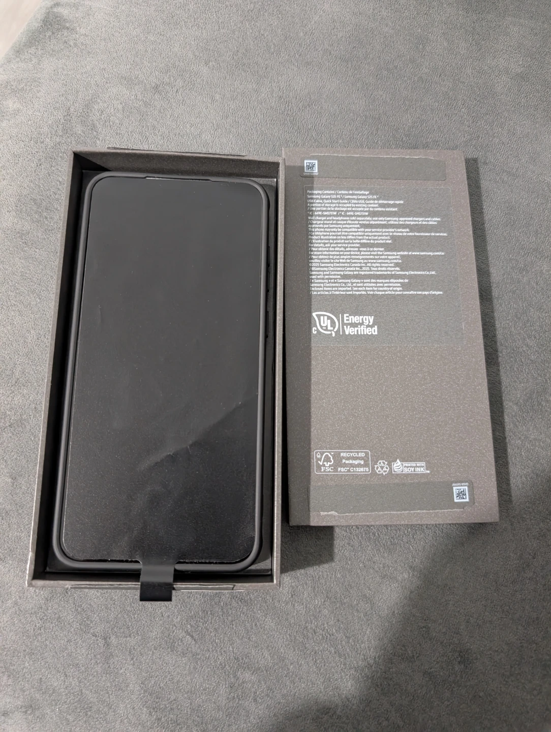 Samsung Galaxy S25 FE Smartphone with Case - photo 4