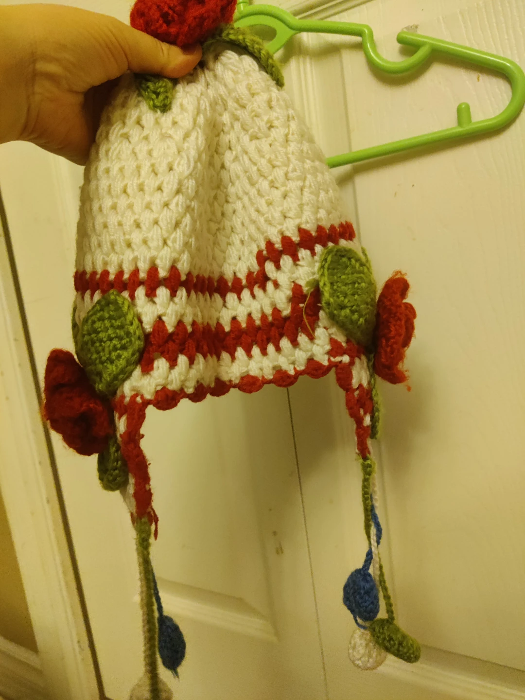 Crocheted Hat with Flowers and Ear Flaps(no2)