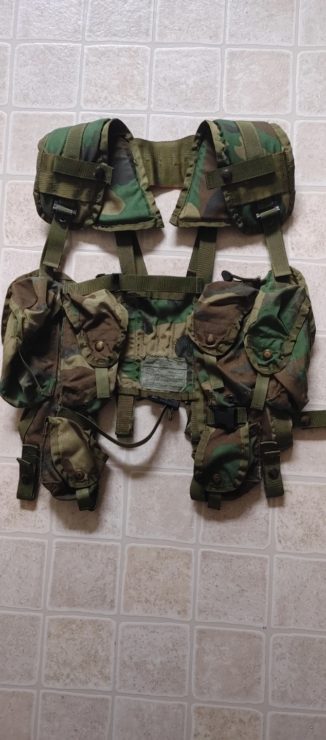 US Tactical Gear Vest - Woodland Camo