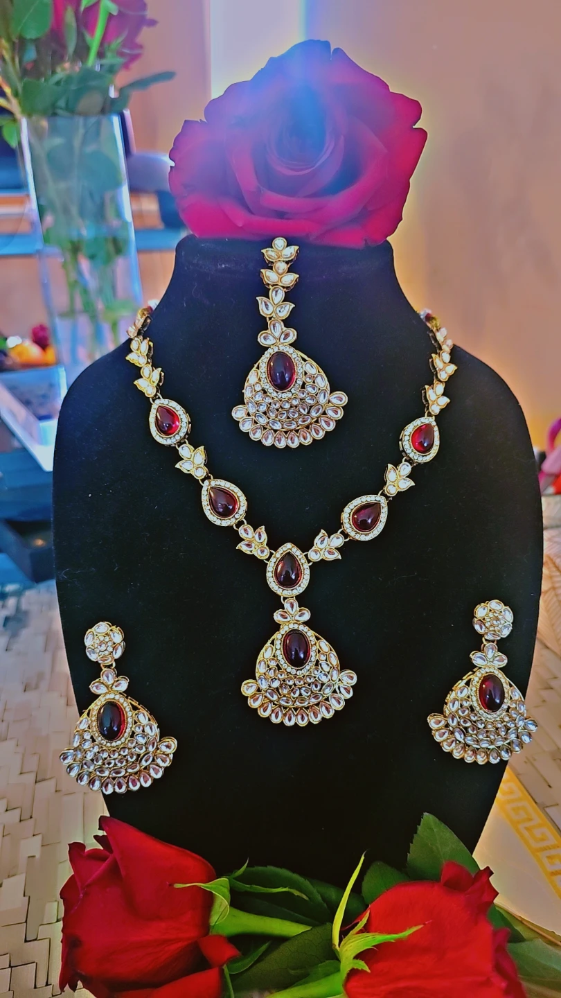 Maroon kundan  Set with Tikka - photo 2