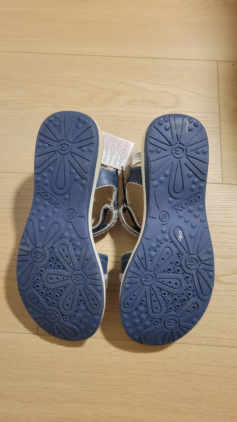 Geox woman's Blue & Silver Flower Sandals - Size 37 - photo 3