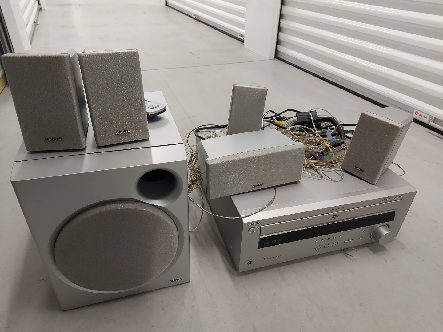 Stereo - Sony Home Theatre System with Speakers