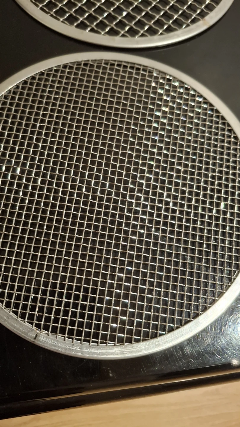 Set of 4 Round Metal Grates 8 inches - photo 2