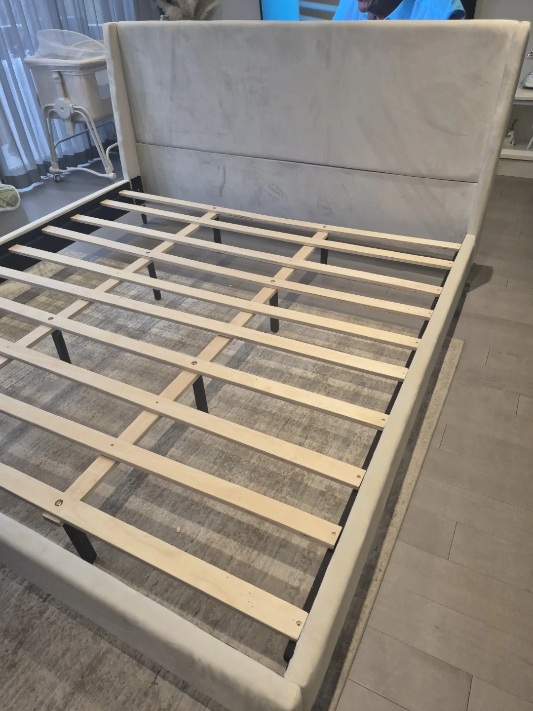 ✨ MODERN UPHOLSTERED PLATFORM BED FRAME – NEW ✨