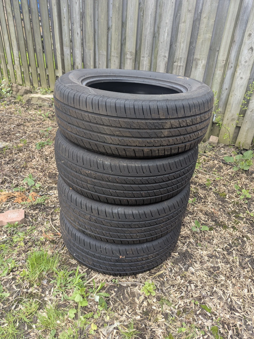Set of 4 Tires - 275/60R20 119H XL - photo 3
