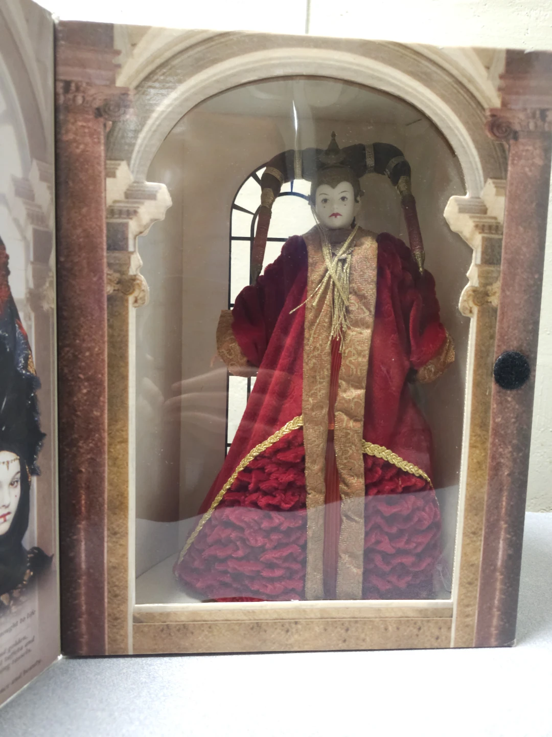 Star Wars Episode I Queen Amidala 1999 Portrait Edition Doll - photo 3