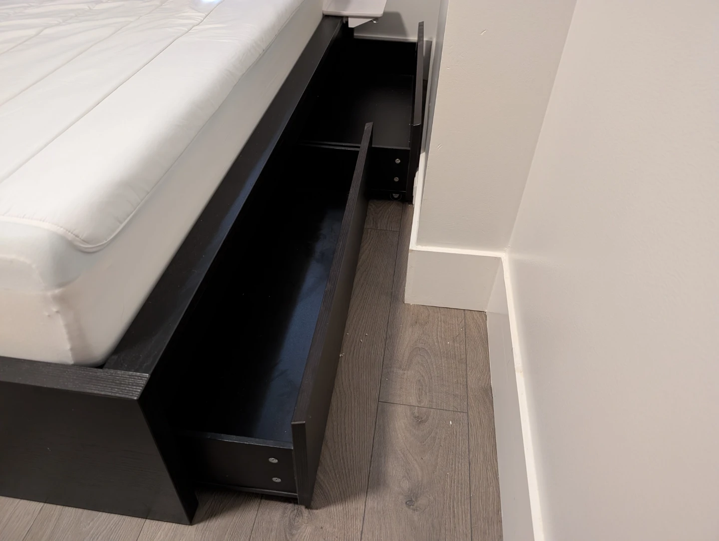 King size bed (smoke/pet free home!!!) - photo 2