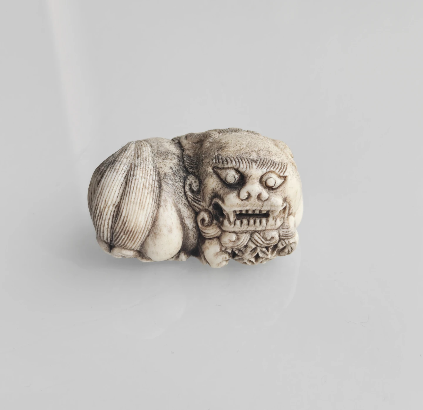 Antique Japanese Hand Carved Netsuke Mythical Guardian Figure