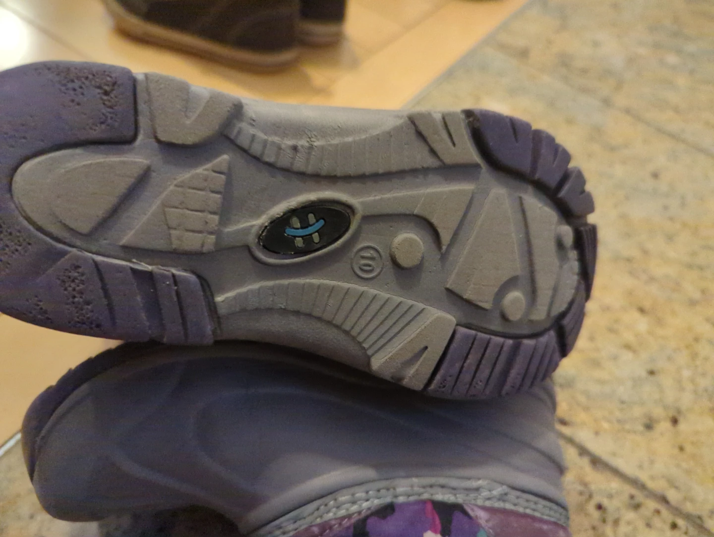 Purple Camo Winter Boots Size 10 for kids under 5 - photo 3