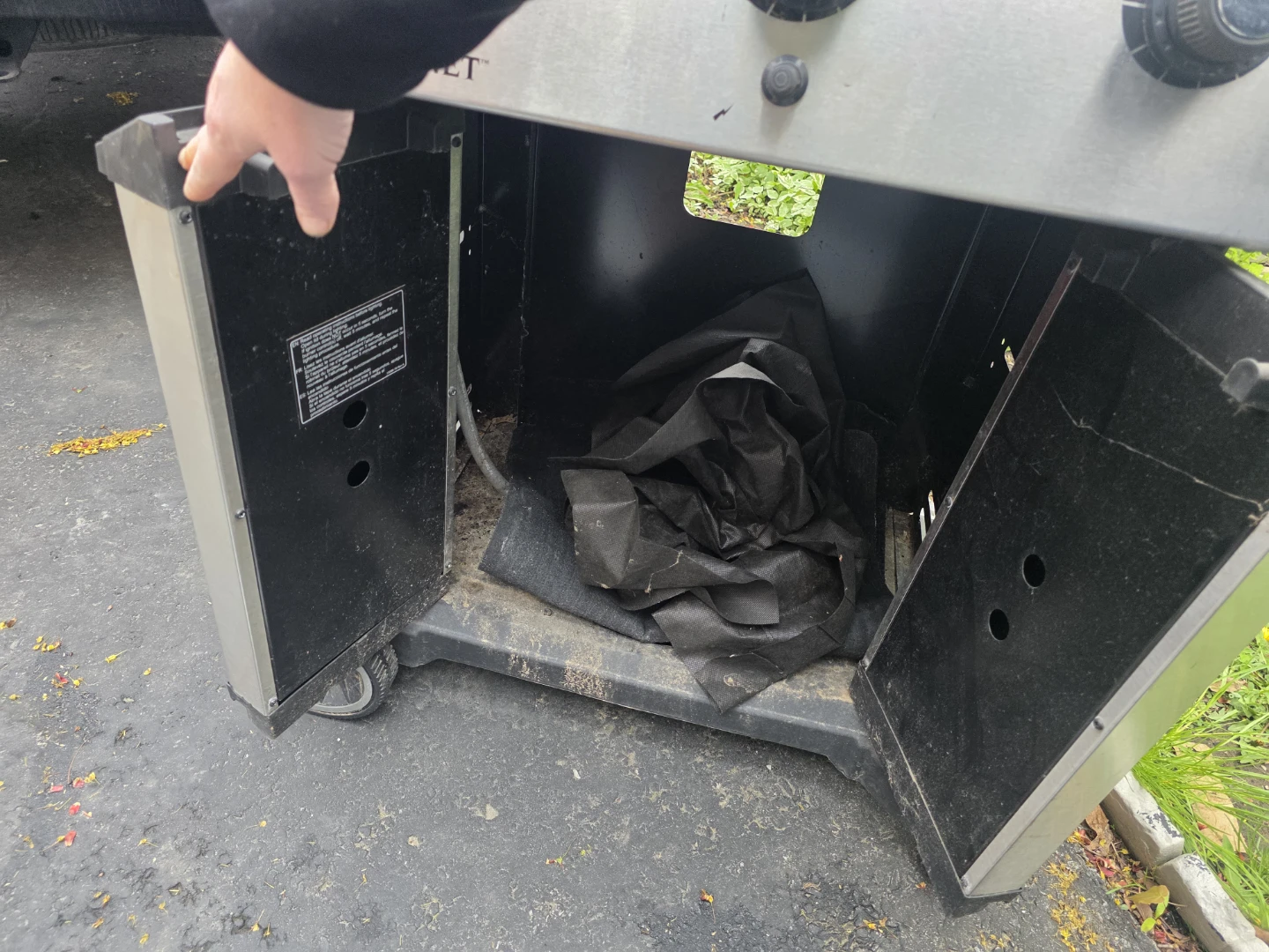 Broil King Signet Propane Grill - photo 2