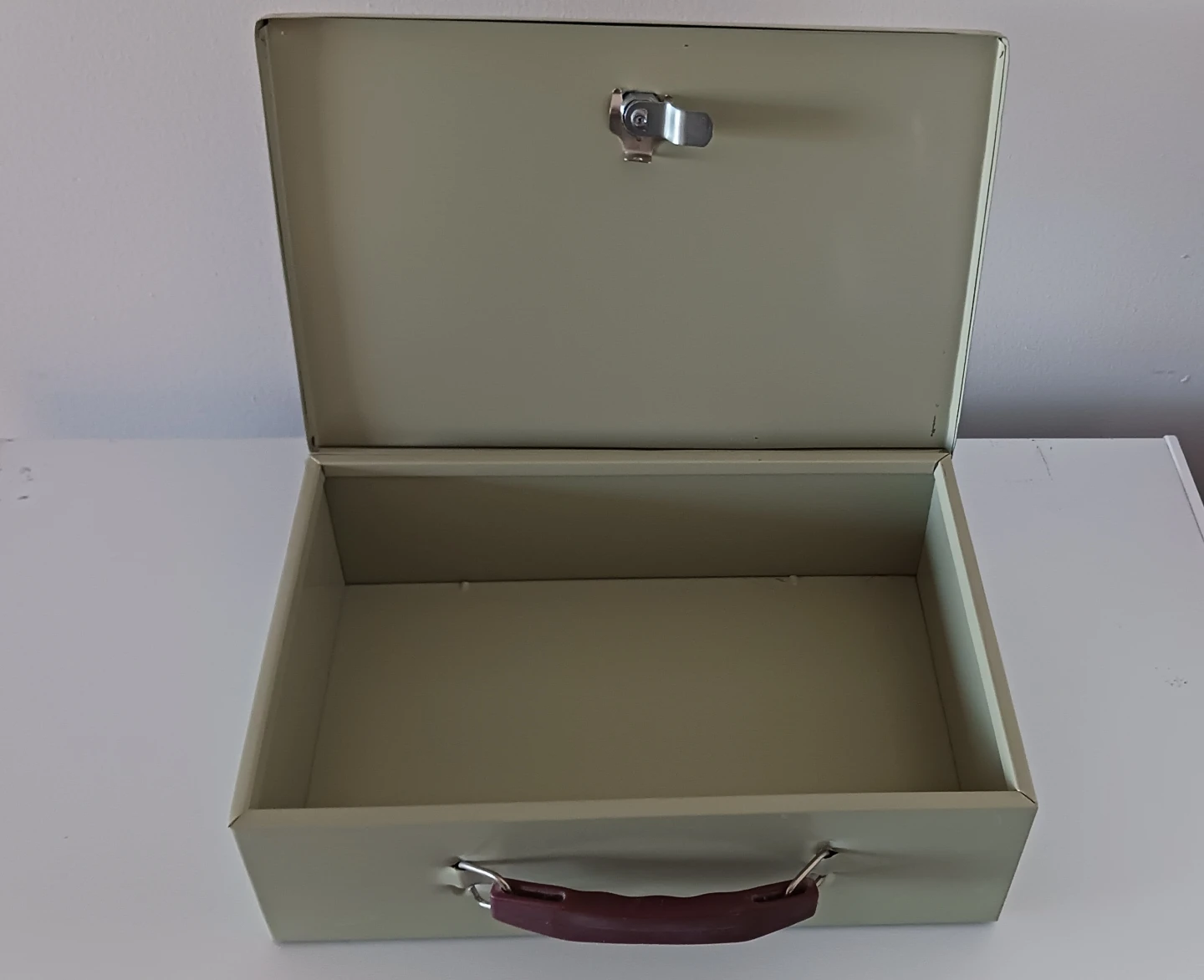 Metal Lock Box with Key - photo 2