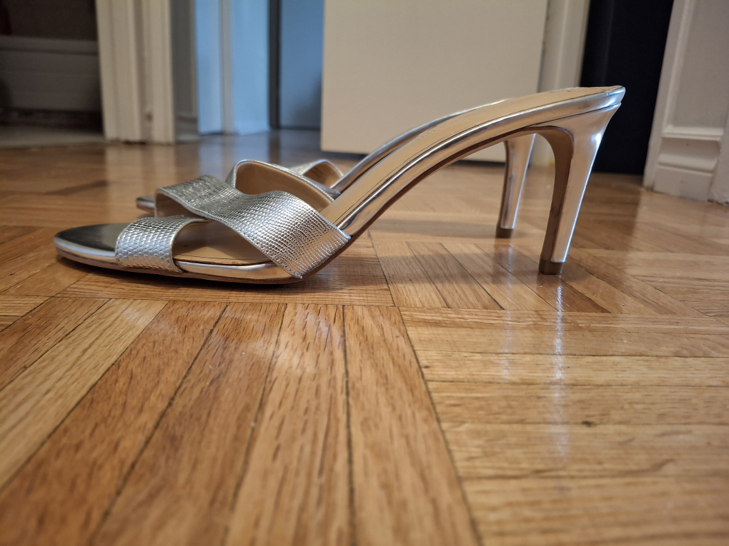 Enzo Angiolini Silver Heeled Mules Size 9M - photo 3