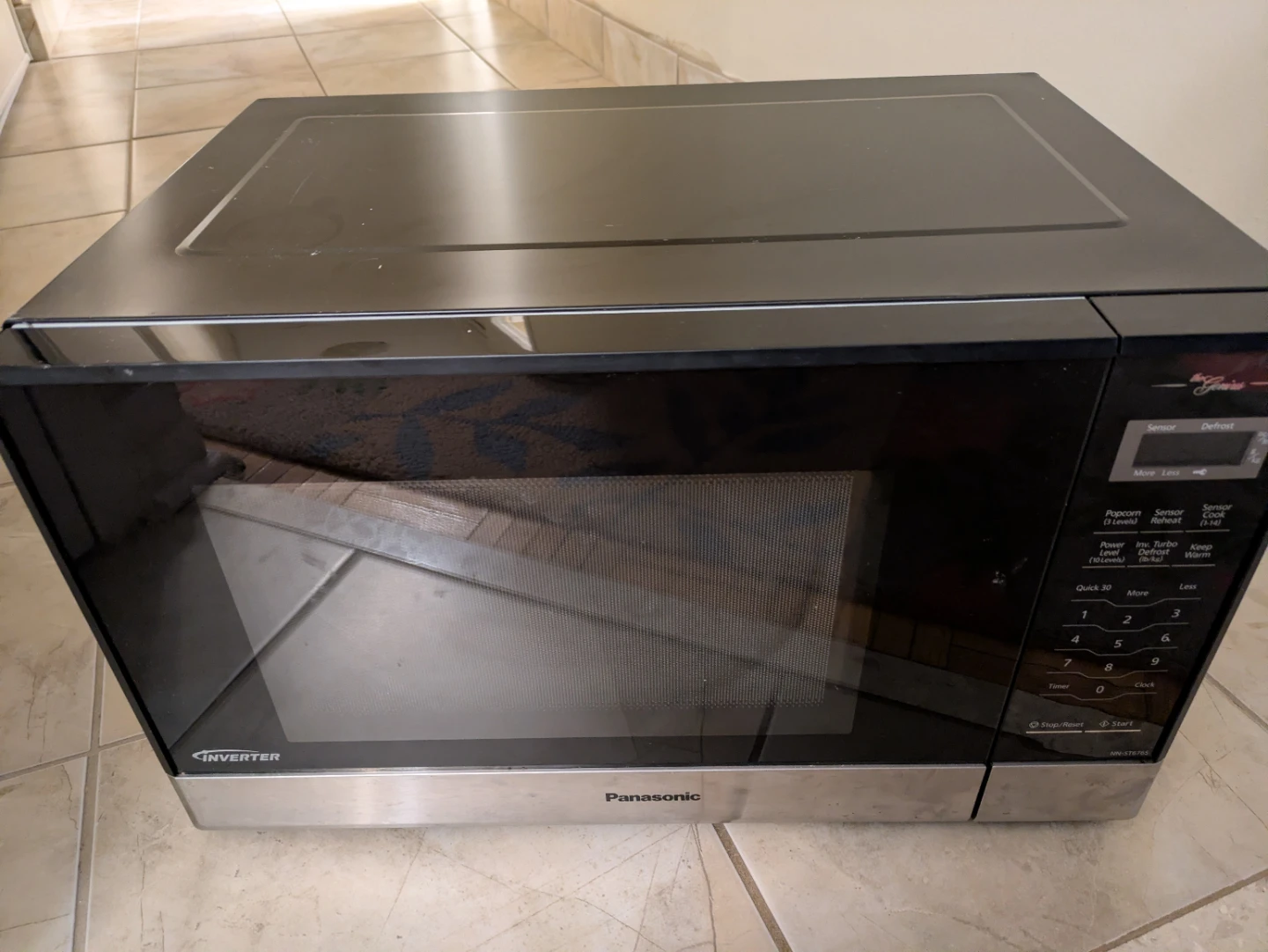 Panasonic Inverter Microwave Oven - photo 2