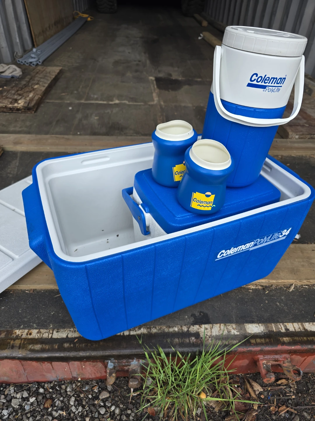 Coleman cooler 5pc set