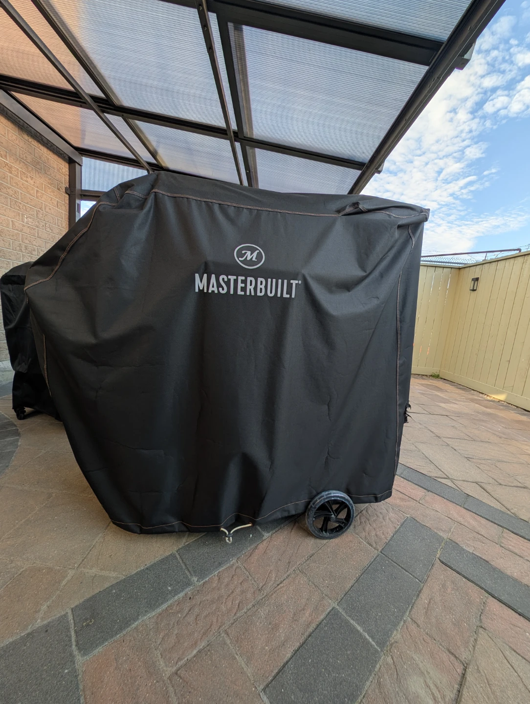 Masterbuilt Gravity 800 - Charcoal Grill, Pizza Oven & Griddle
