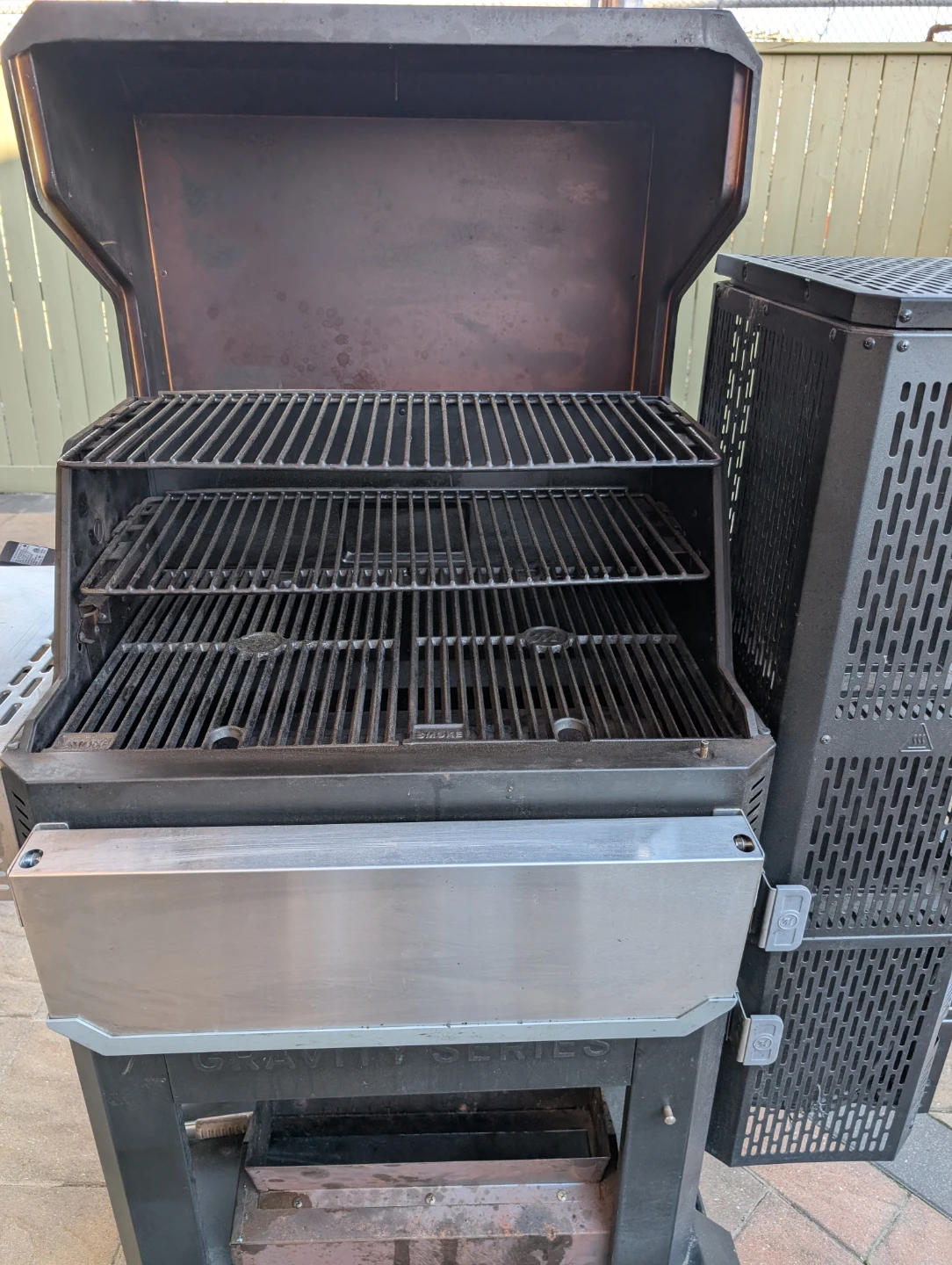 Masterbuilt Gravity 800 - Charcoal Grill, Pizza Oven & Griddle - photo 2