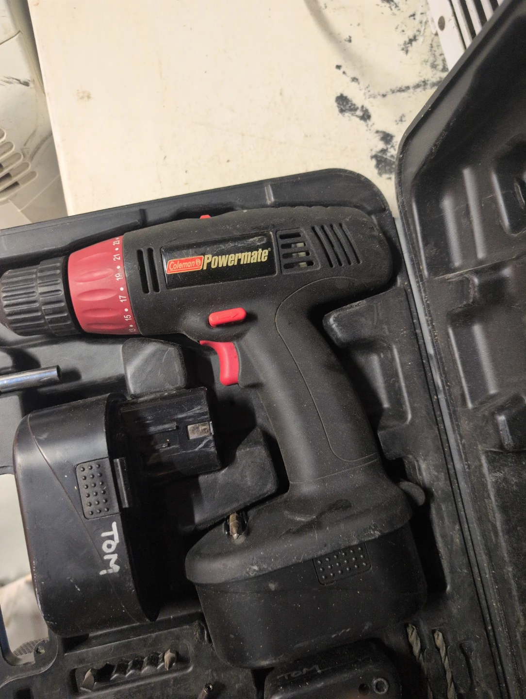 Coleman Powermate Cordless Drill with Case and Accessories - photo 2