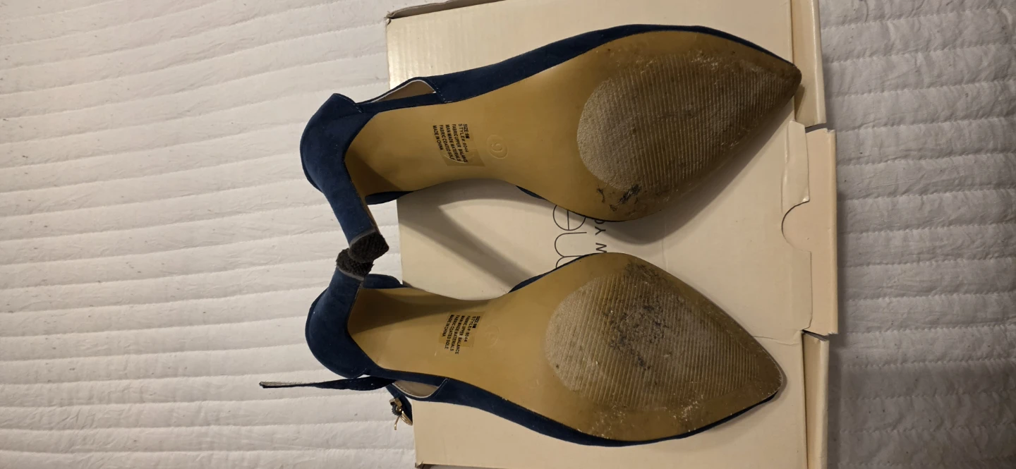 Eva Mendes New York & Company Green Velvet Heels - photo 3