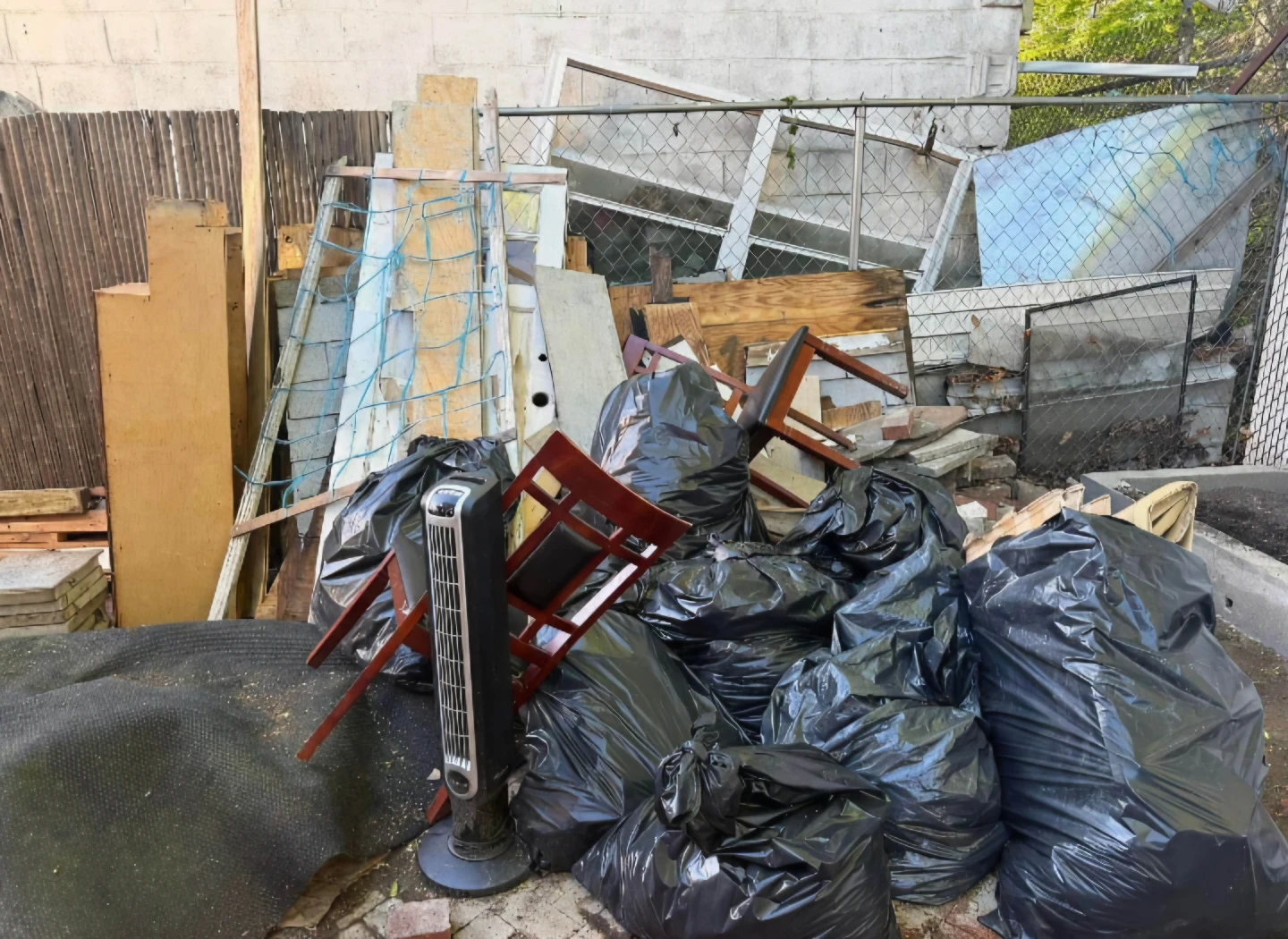 Same Day Junk Removal and Cleaning Services - photo 4