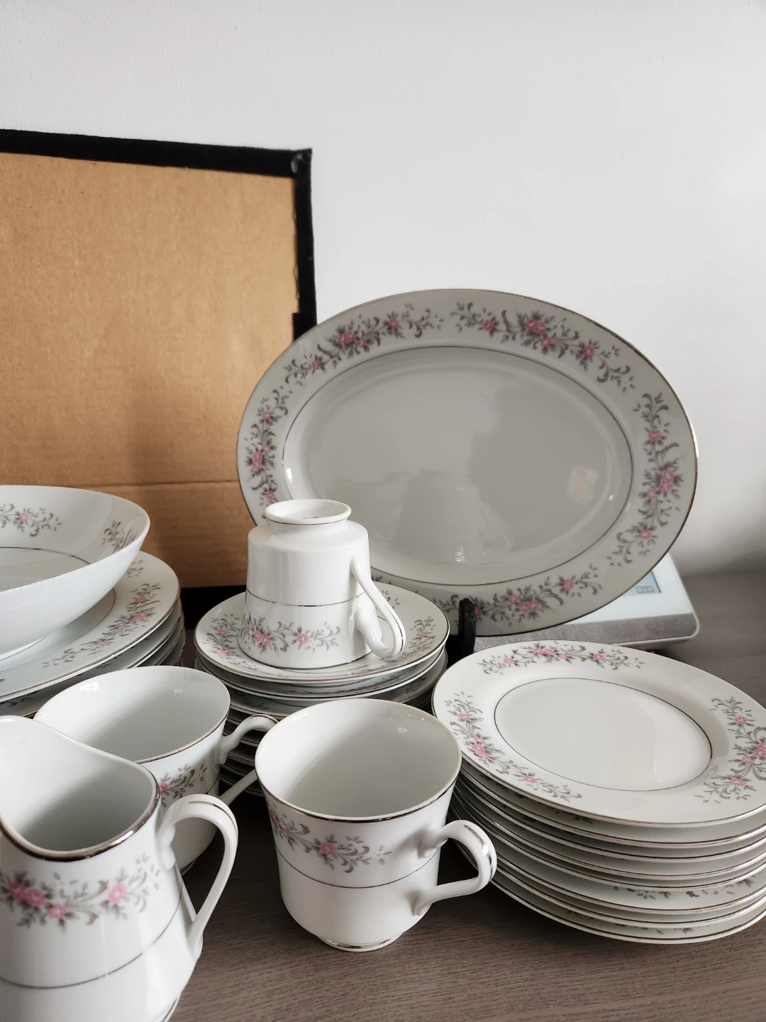 White China Dinnerware Set with Pink Floral Design - photo 3