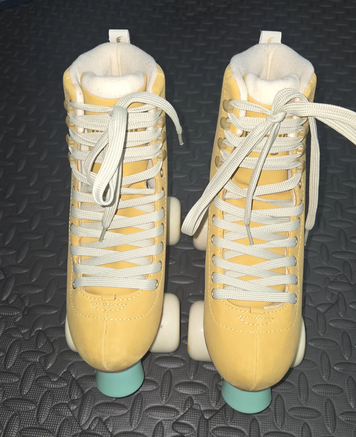 Like New Chaya Roller Skates- Size 8 (Excellent Condition) - photo 3