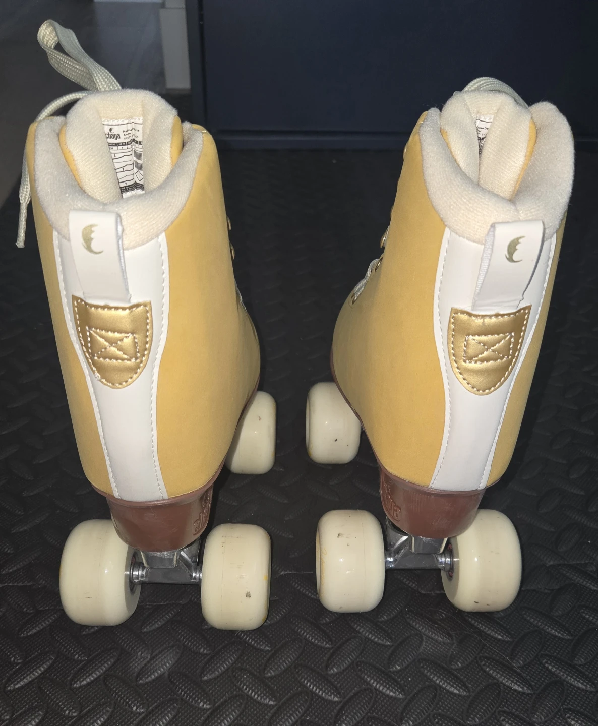 Like New Chaya Roller Skates- Size 8 (Excellent Condition) - photo 4