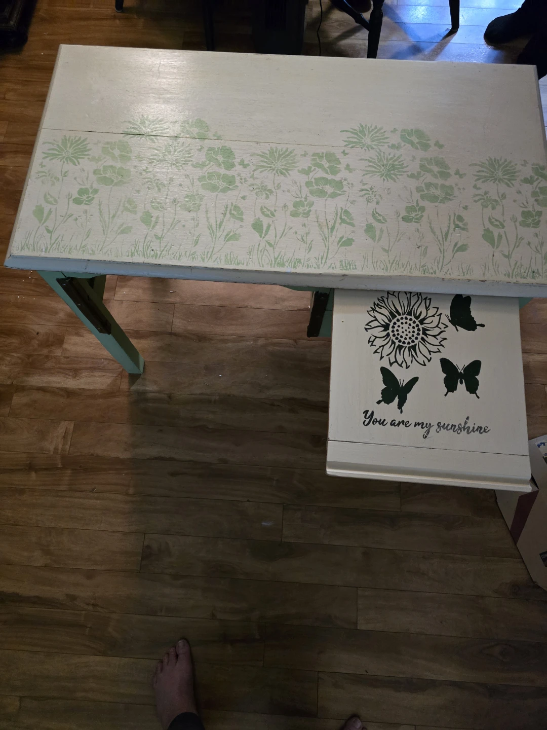 Small desk with floral stencil and two drawers - photo 2