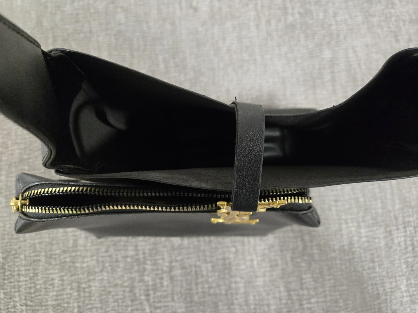 Saint Laurent Hobo Bag - photo 3