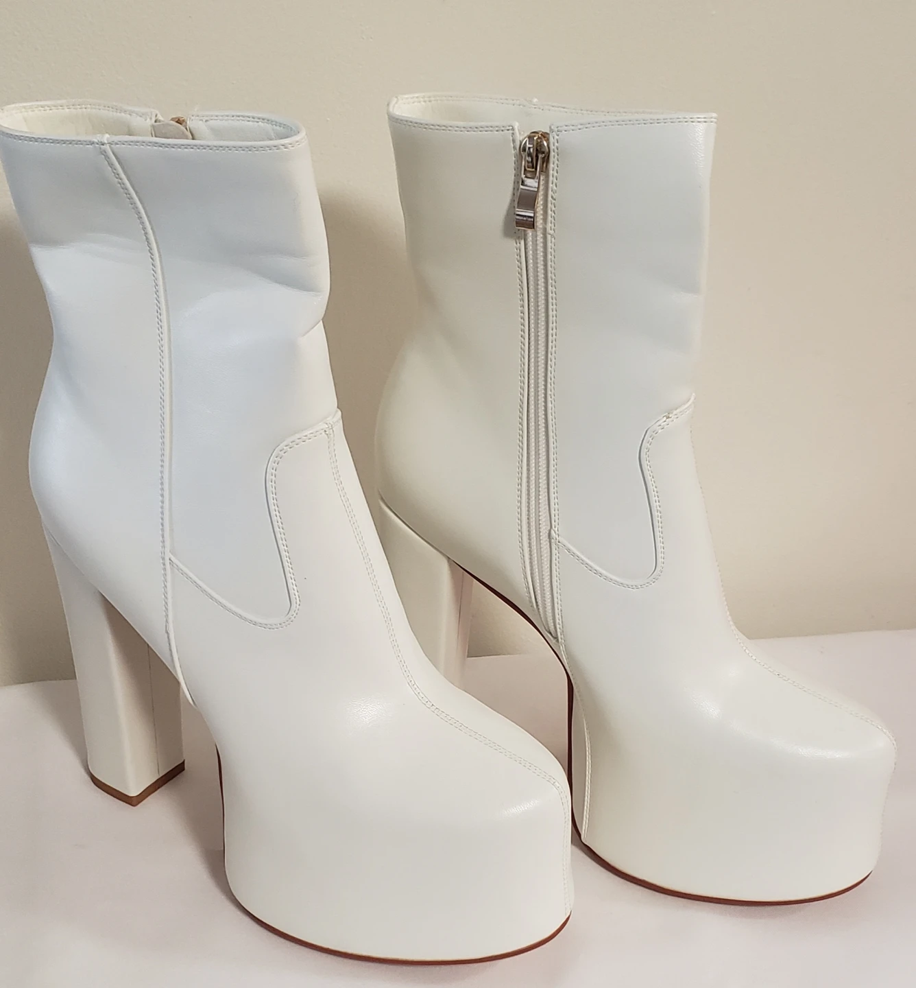 Brand new Women's High Heel Platfo Size 9.5