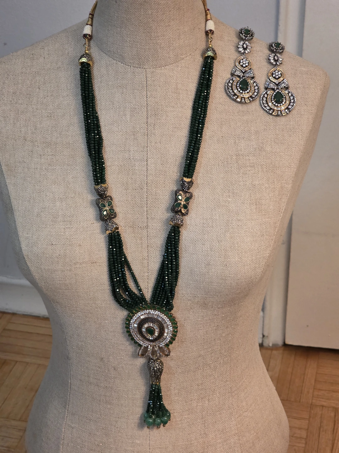 5 Beautiful Necklace Sets - photo 3