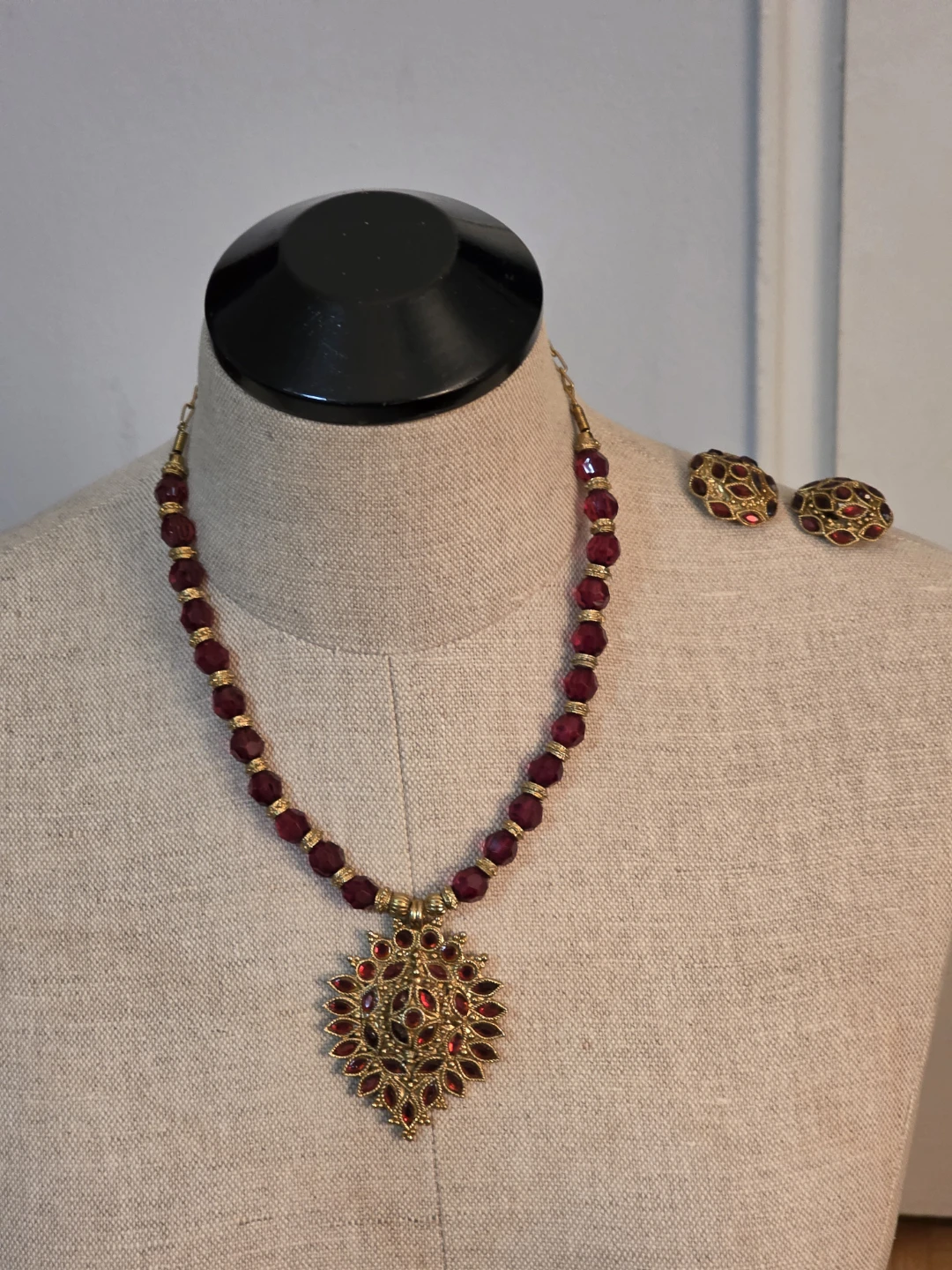 5 Beautiful Necklace Sets - photo 5