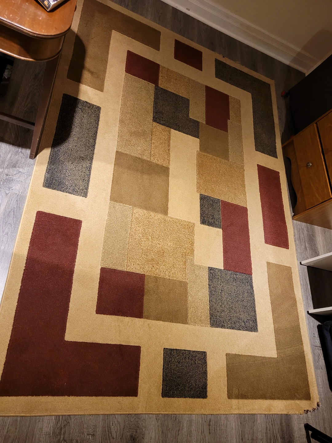 Geometric Pattern Area Rug