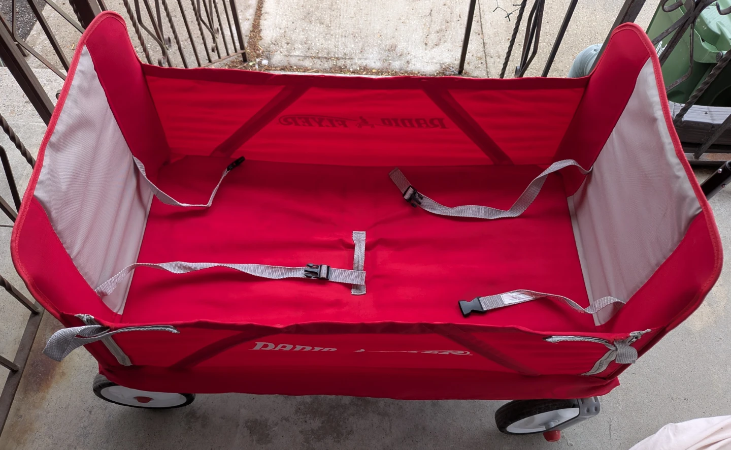 Radio Flyer Red All-Terrain Wagon