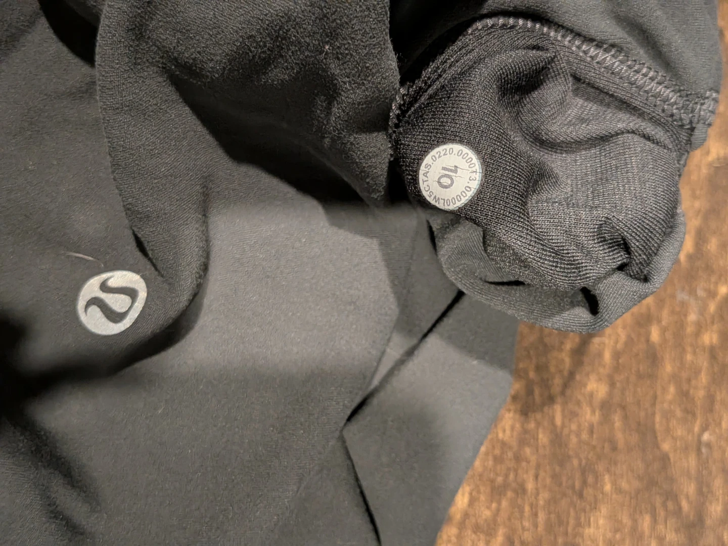 Lululemon Black Crop Leggings Size 10 - photo 3
