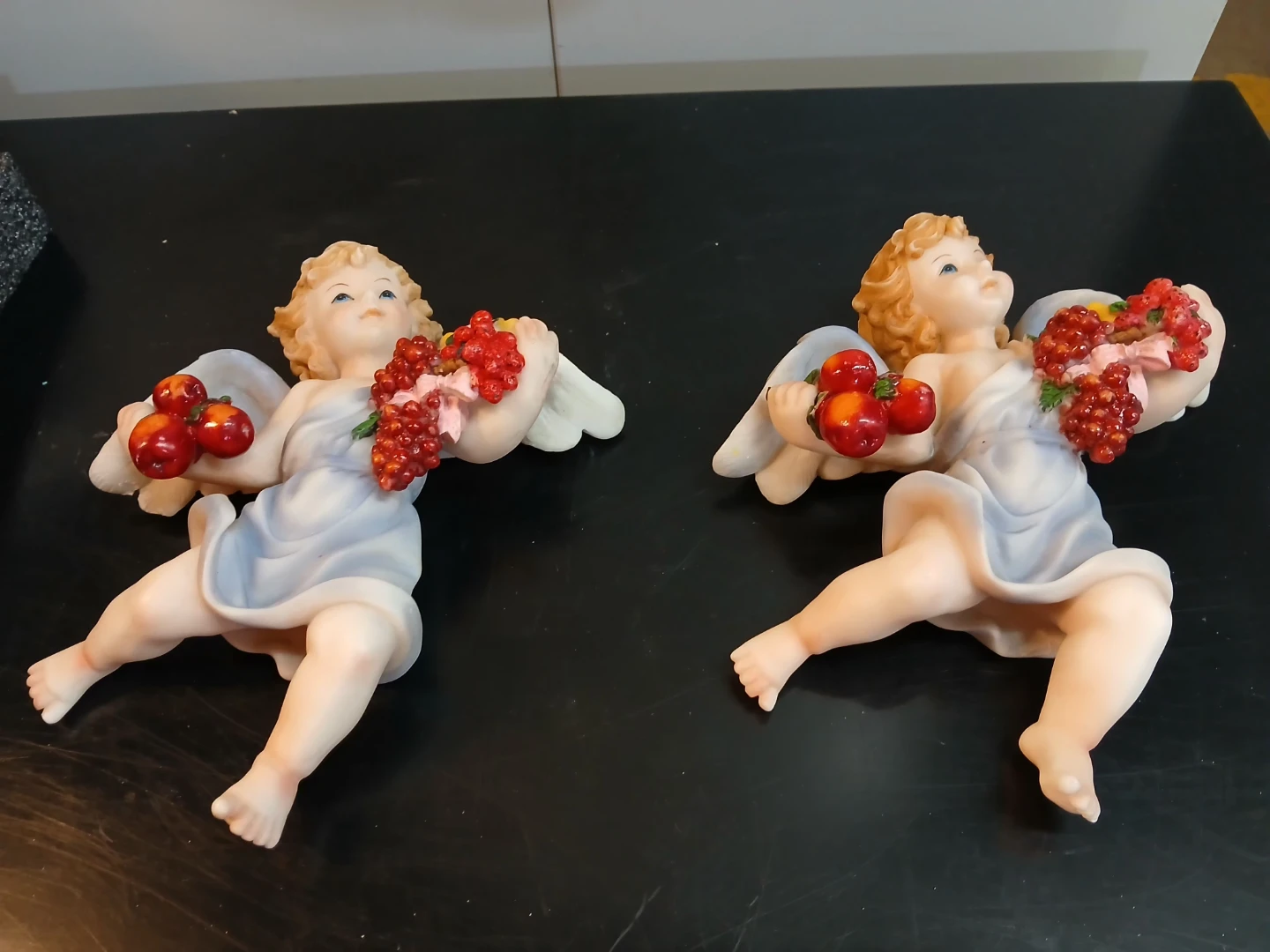 Pair of Cherub Figurines with Fruit - photo 2