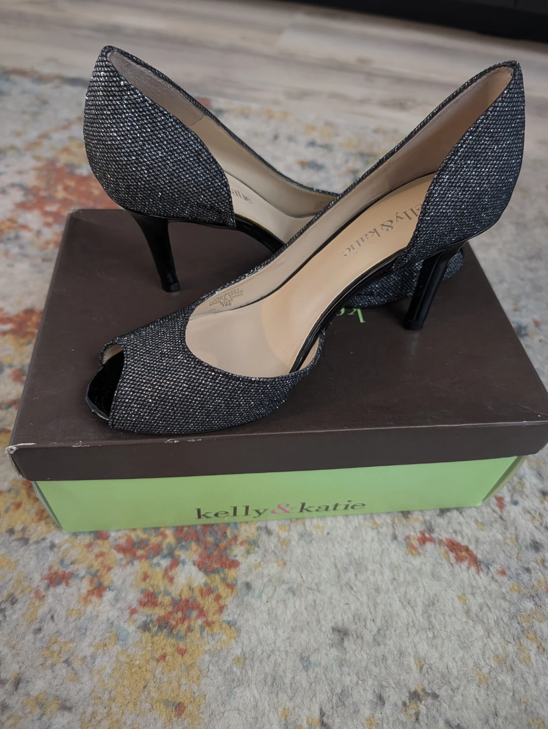 Kelly & Katie Silver Multi Fabric Peep Toe Heels Size 6.5