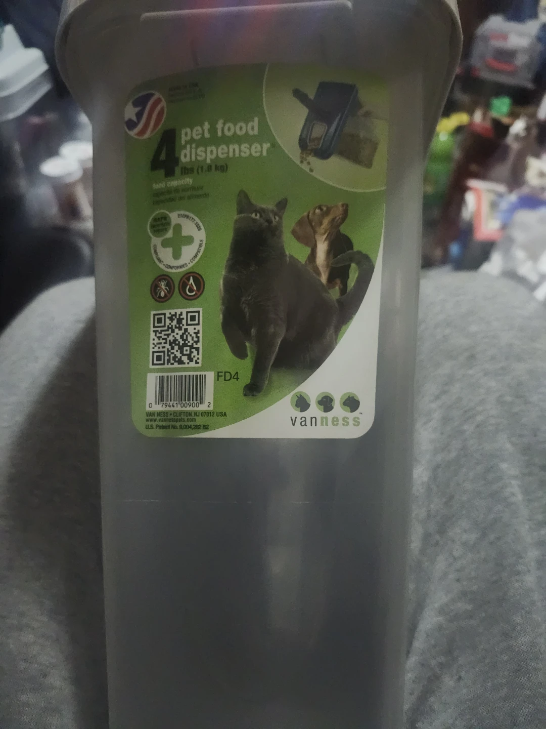 Vanness 4 lbs Pet Food Dispenser