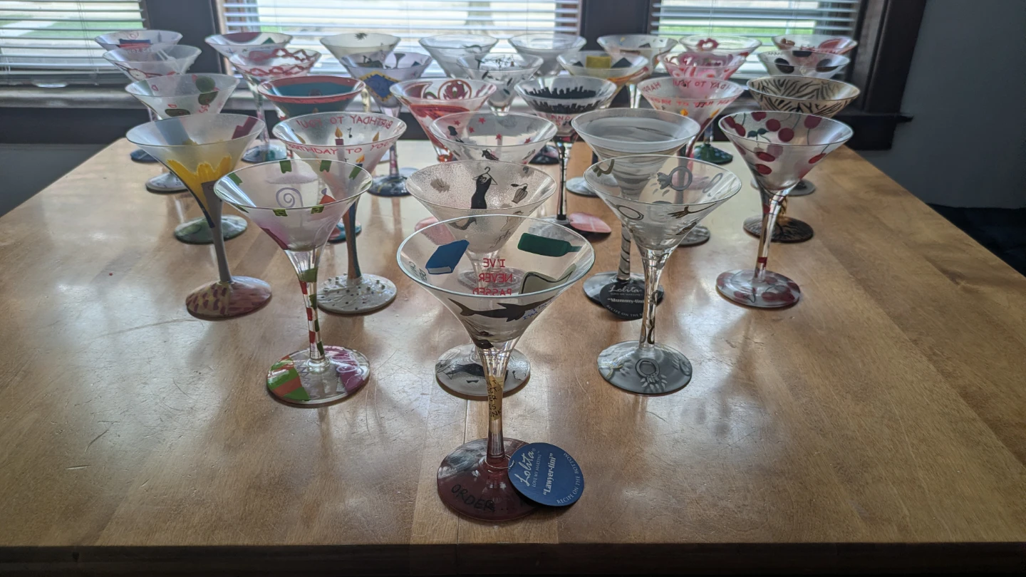 Lot of 30 Lolita Hand-Painted Martini Glasses - photo 2