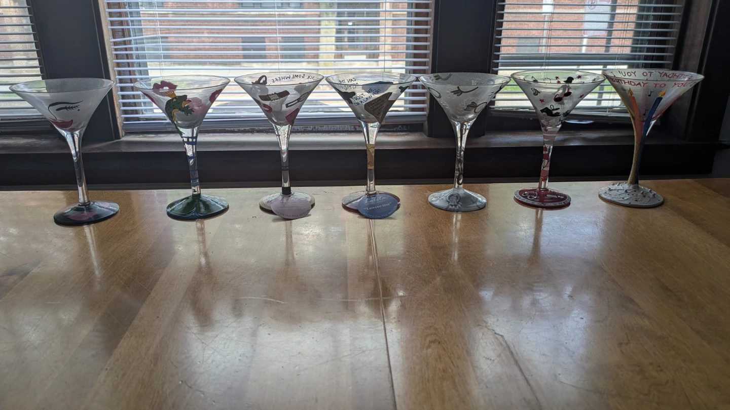 Lot of 30 Lolita Hand-Painted Martini Glasses - photo 4