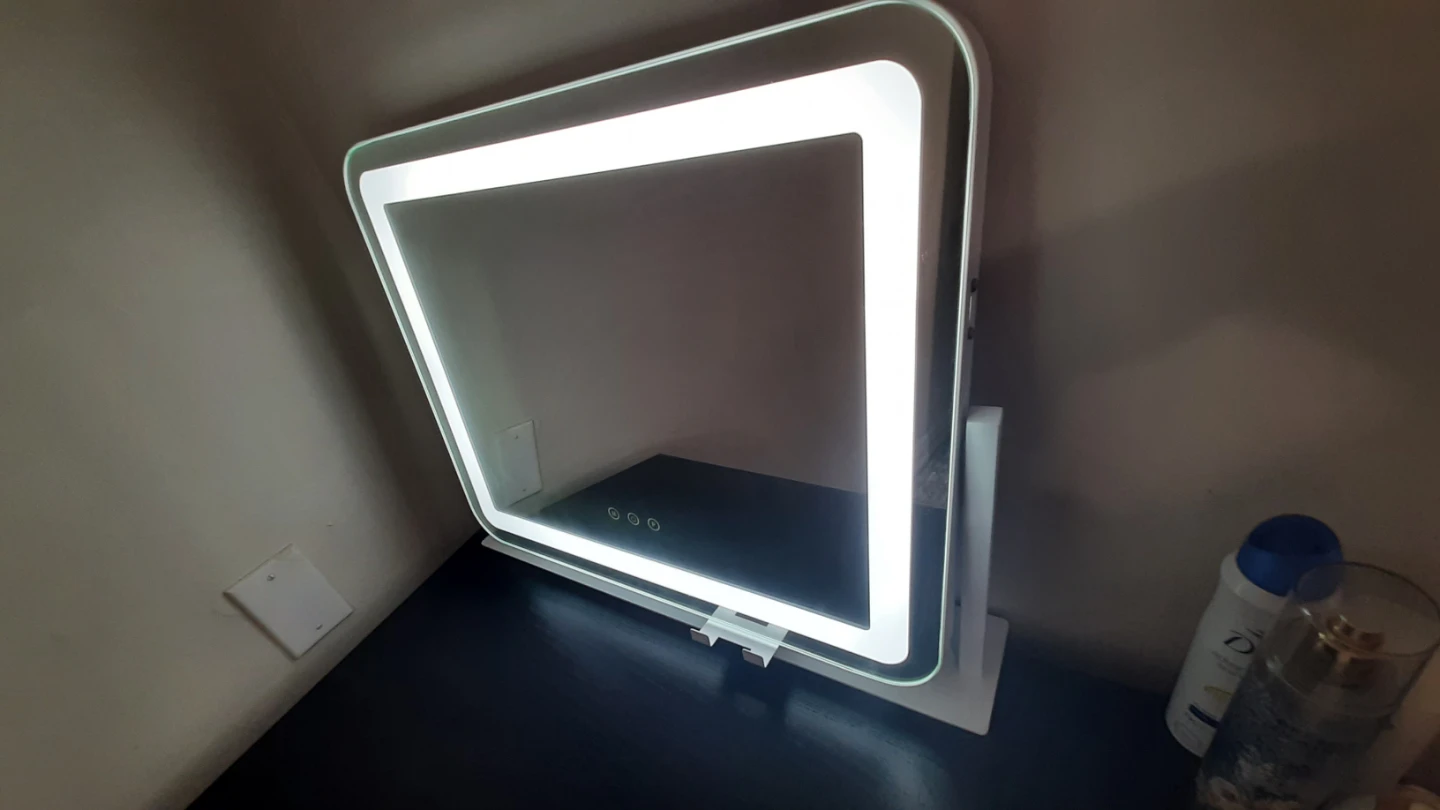 SUCEDAY LED Hollywood Style Vanity Mirror with Lights