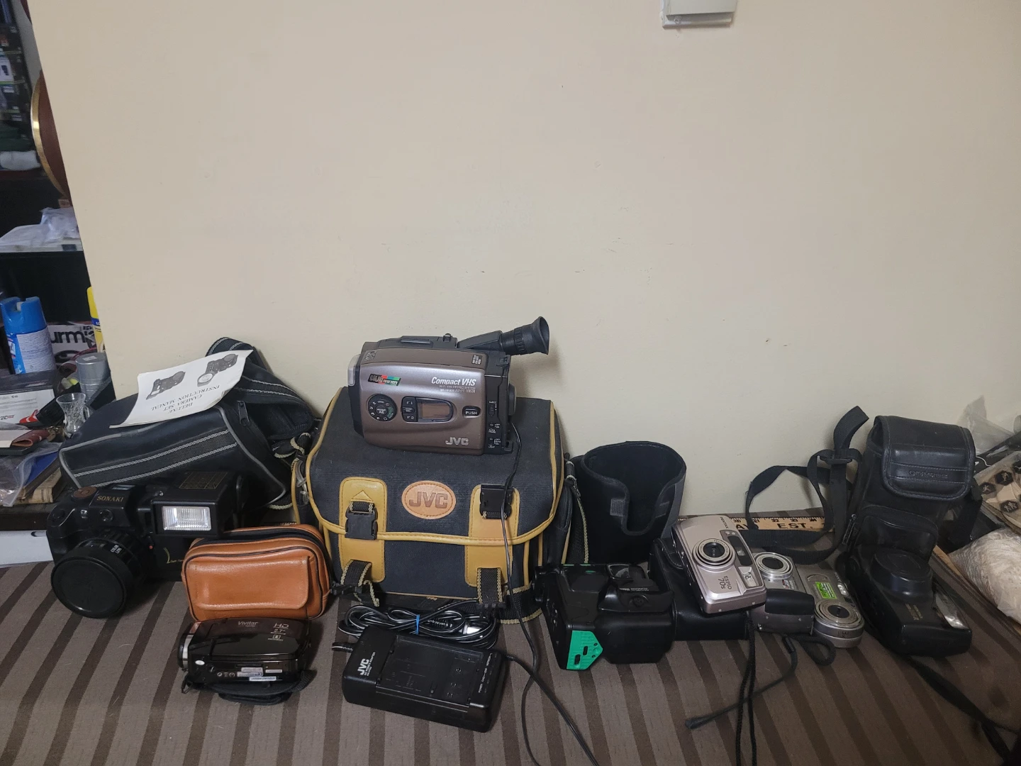 8 x camcorder Jvc Sony Samurai Kodak Pentax Camera